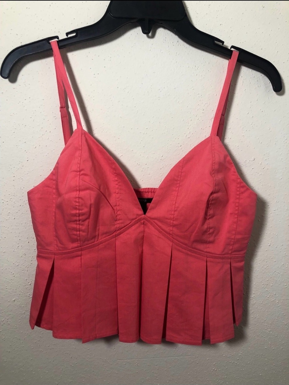 Preowned Coral Forever 21 peplum tank top structured bustier cups pleated detail